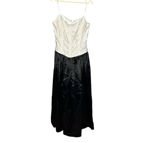 Jessica McClintock Dresses & Skirts - Vintage Gunne Sax Elegant Black and White Evening Gown 13/14